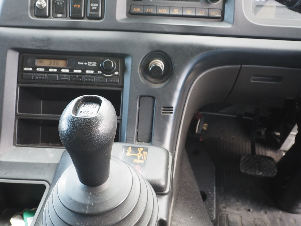 いすゞ ギガ ウイング車 大型 LKG-CYJ77A 年式 H24[写真37]