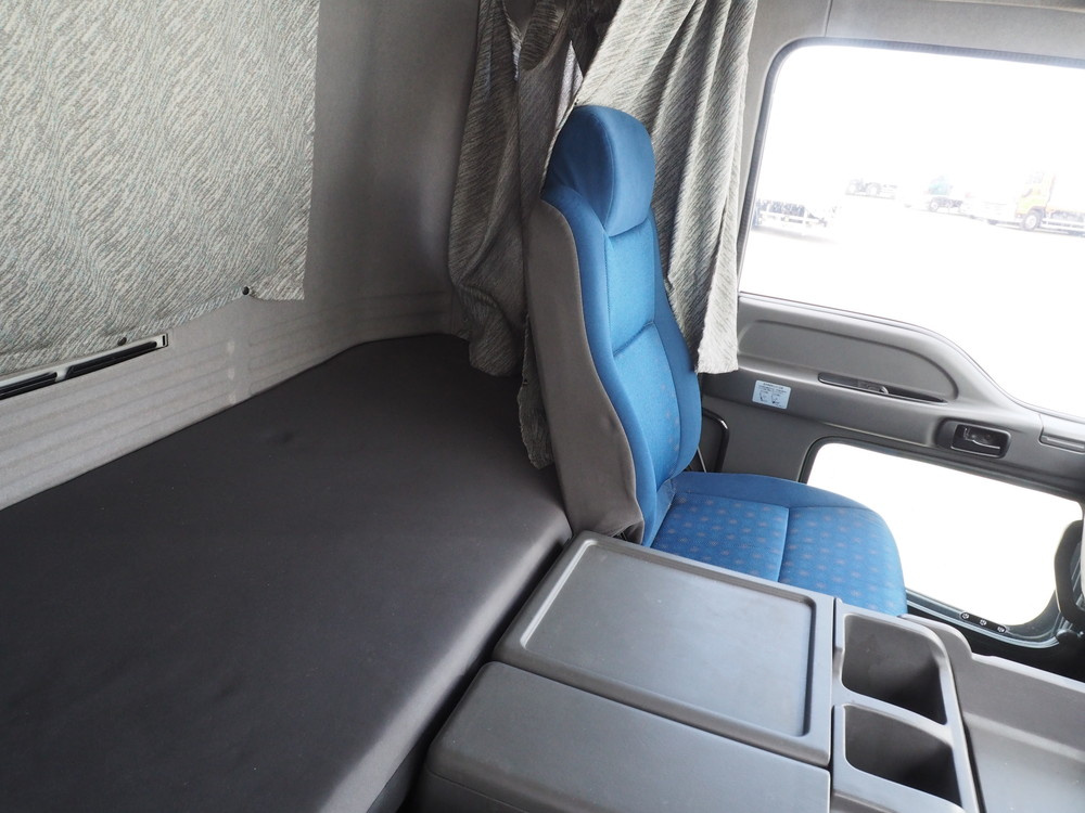 いすゞ ギガ ウイング車 大型 LKG-CYJ77A 年式 H24[写真41]