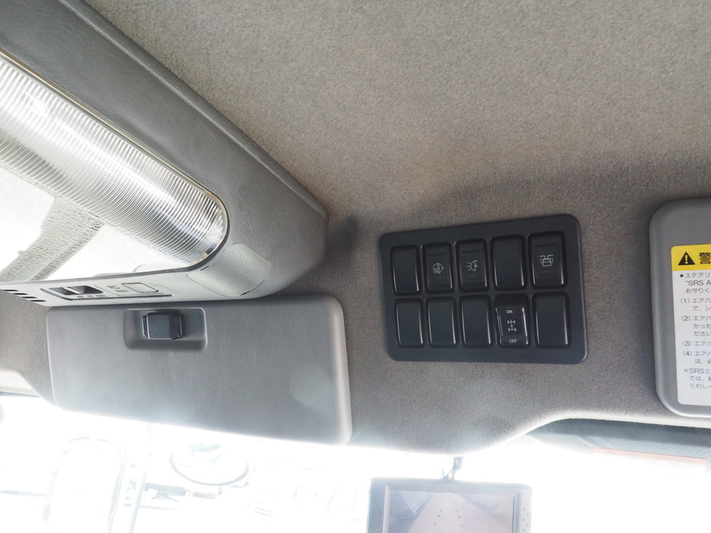 いすゞ ギガ ウイング車 大型 LKG-CYJ77A 年式 H24[写真40]