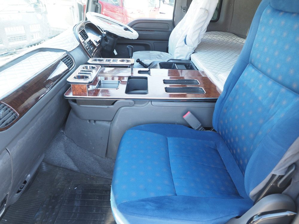 いすゞ ギガ ウイング車 大型 QKG-CYJ77A 年式 H26[写真52]