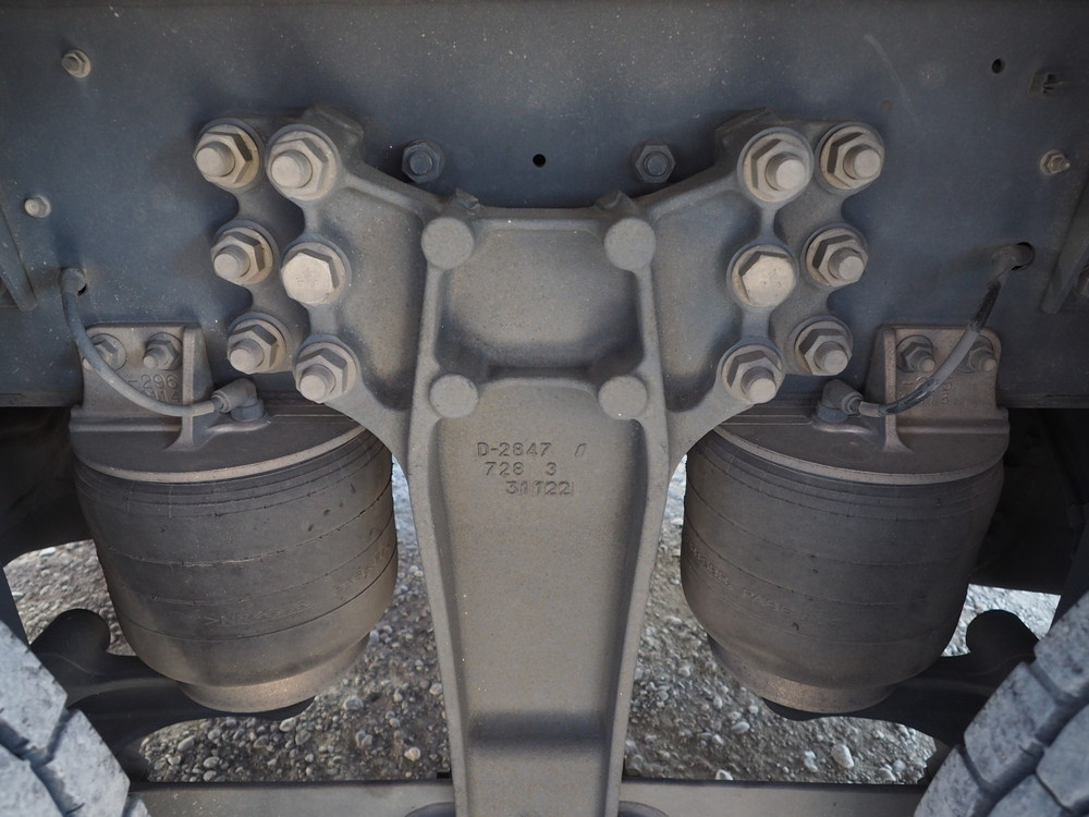 いすゞ ギガ ウイング車 大型 QKG-CYJ77A 年式 H26[写真54]