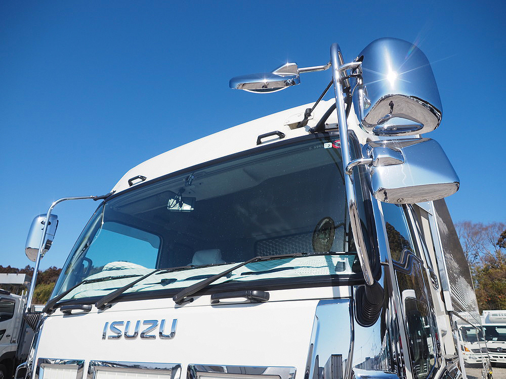 いすゞ ギガ ウイング車 大型 QKG-CYJ77A 年式 H26[写真09]
