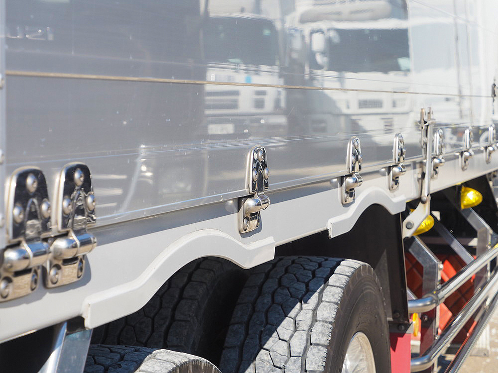 いすゞ ギガ ウイング車 大型 QKG-CYJ77A 年式 H26[写真11]