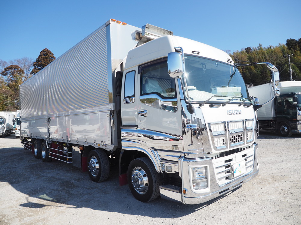 いすゞ ギガ ウイング車 大型 QKG-CYJ77A 年式 H26[写真04]