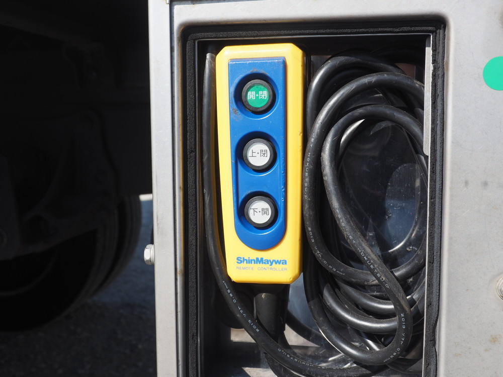 いすゞ エルフ バン車 小型 TKG-NMR85AN 年式 H26[写真27]