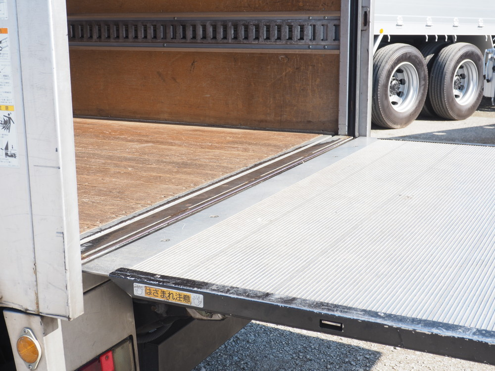 いすゞ エルフ バン車 小型 TKG-NMR85AN 年式 H26[写真24]