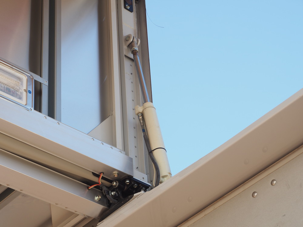 日野 グランドプロフィア ウイング車 大型 QKG-FW1AXBG 年式 H25[写真17]