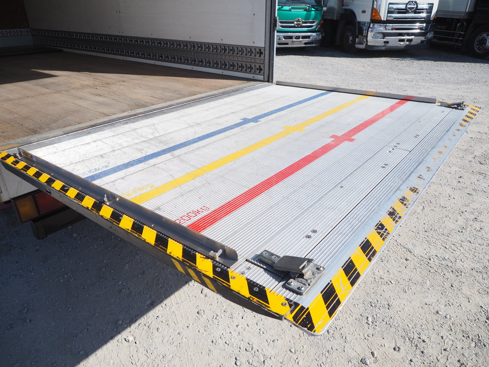 いすゞ エルフ バン車 小型 TKG-NPR85AN 年式 H24[写真22]