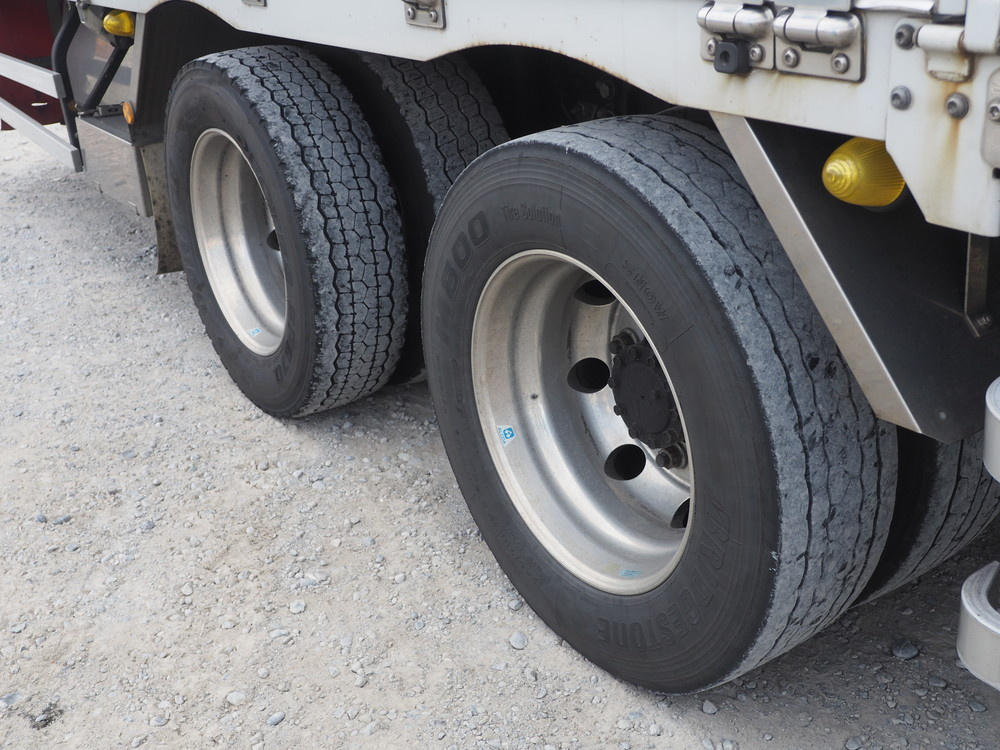 いすゞ ギガ ウイング車 大型 QKG-CYJ77A 年式 H26[写真53]