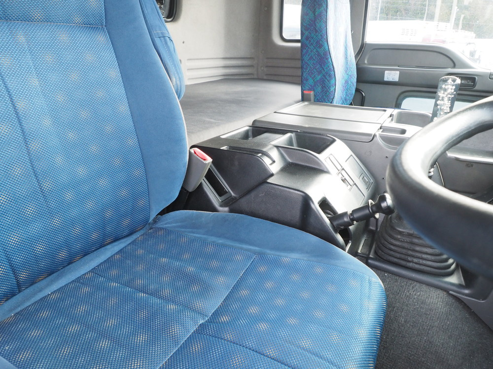 いすゞ ギガ ウイング車 大型 QKG-CYJ77A 年式 H26[写真35]