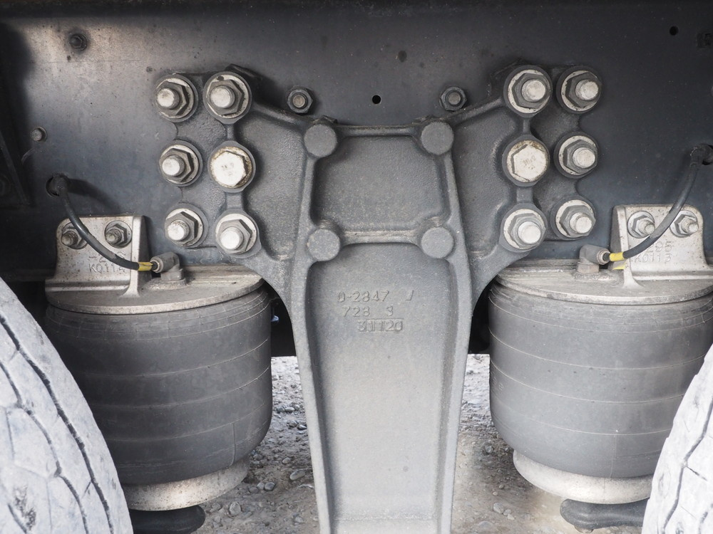 いすゞ ギガ ウイング車 大型 QKG-CYJ77A 年式 H26[写真47]