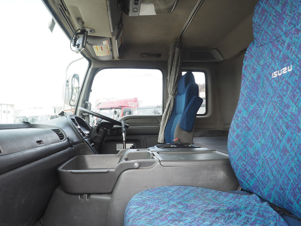 いすゞ ギガ ウイング車 大型 QKG-CYJ77A 年式 H26[写真45]