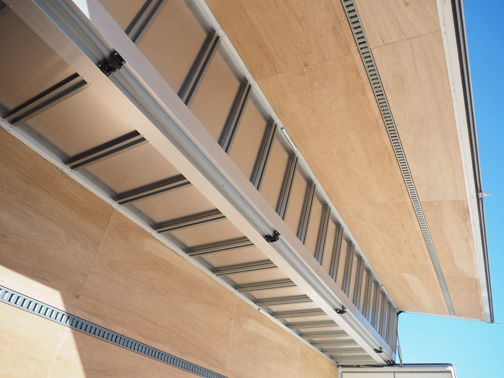 日野 プロフィア ウイング車 大型 2PG-FW1AHG 年式 R1[写真23]