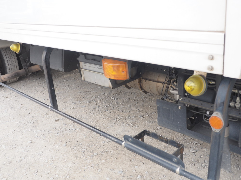 いすゞ フォワード 冷凍バン 中型 TKG-FRR90T2 年式 H26[写真11]