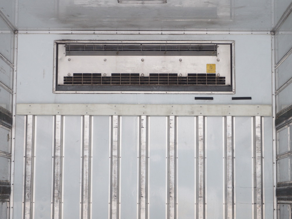 いすゞ フォワード 冷凍バン 中型 TKG-FRR90T2 年式 H26[写真19]