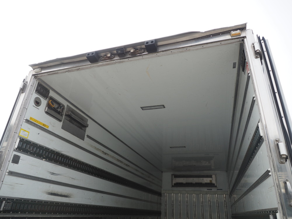 いすゞ フォワード 冷凍バン 中型 TKG-FRR90T2 年式 H26[写真20]