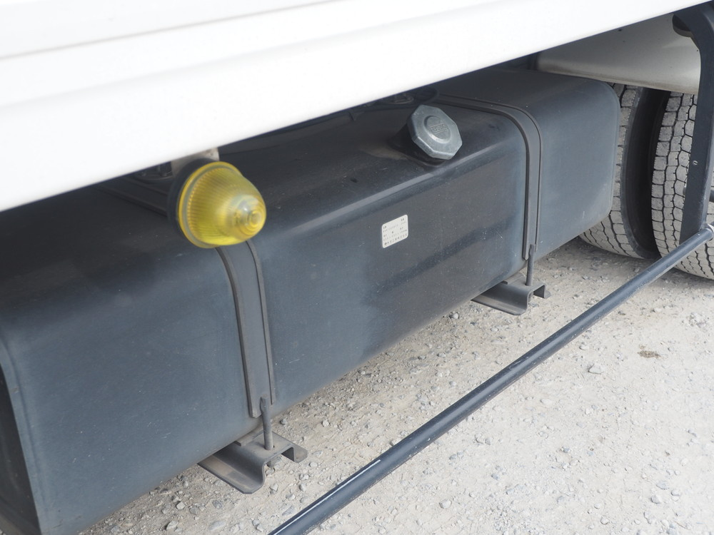 いすゞ フォワード 冷凍バン 中型 TKG-FRR90T2 年式 H26[写真15]