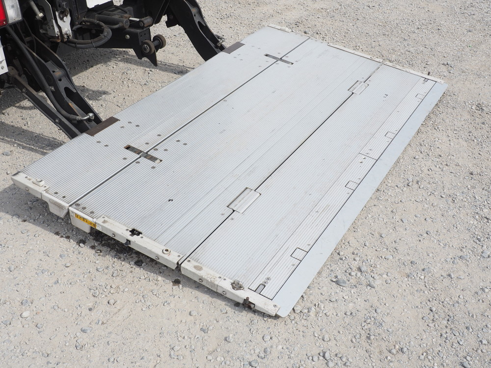 いすゞ エルフ バン車 小型 TKG-NPR85AN 年式 H25[写真23]