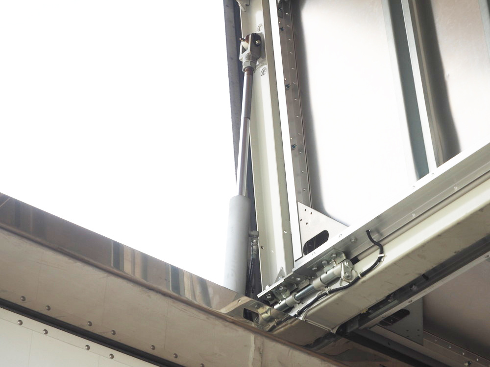 いすゞ ギガ ウイング車 大型 QKG-CYJ77A 年式 H26[写真16]