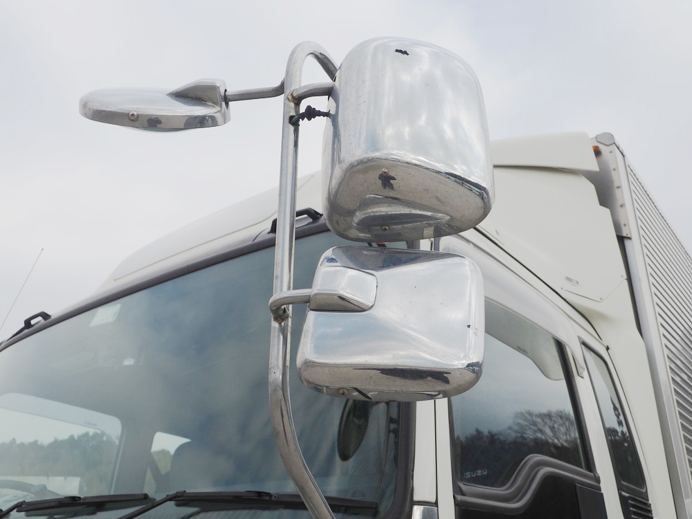 いすゞ ギガ ウイング車 大型 QKG-CYJ77A 年式 H26[写真10]