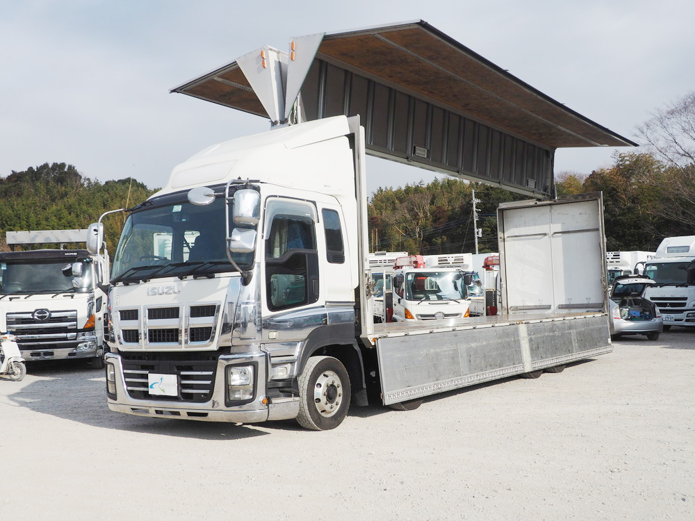 いすゞ ギガ ウイング車 大型 QKG-CYJ77A 年式 H26[写真12]