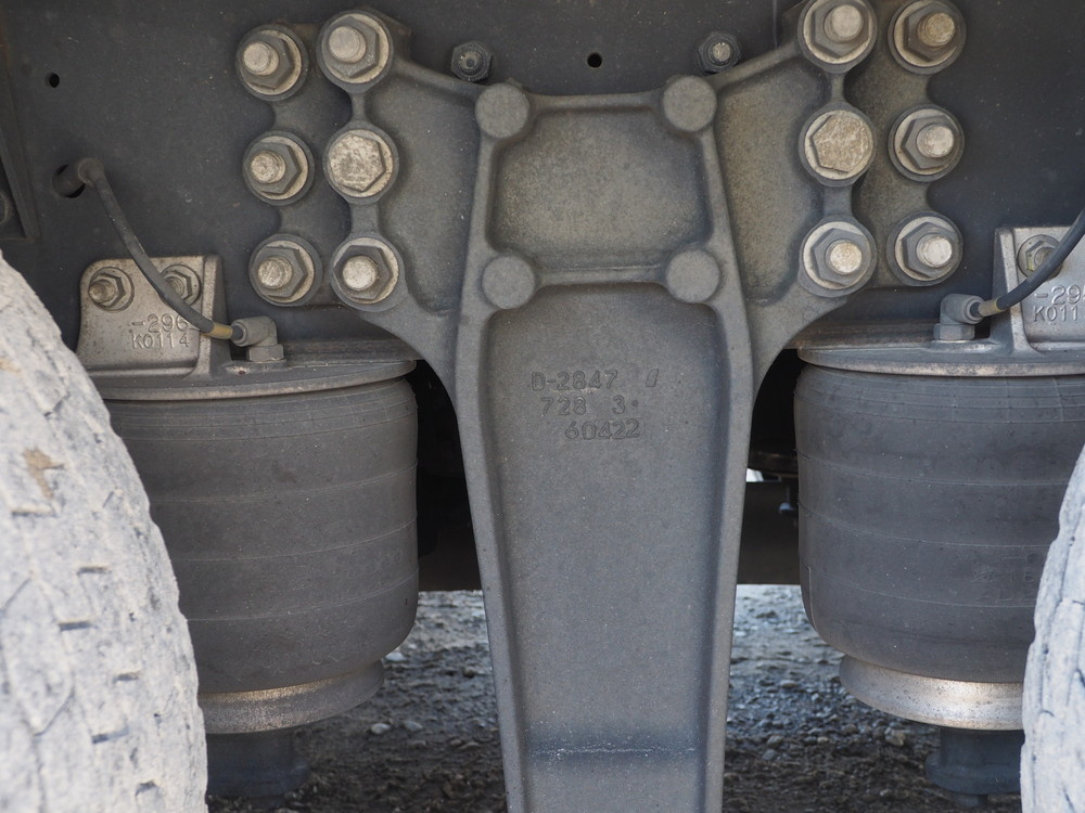 いすゞ ギガ ウイング車 大型 QKG-CYJ77B 年式 H28[写真33]