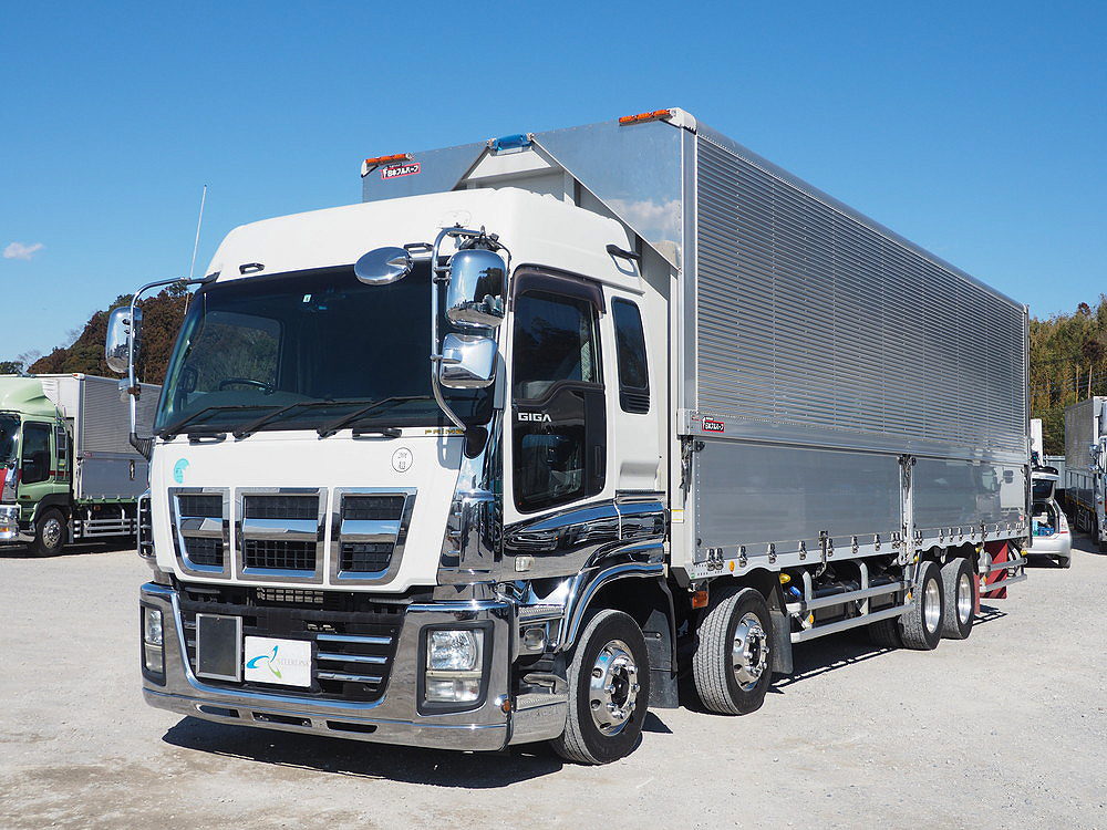 いすゞ ギガ ウイング車 大型 QKG-CYJ77A 年式 H26[写真01]