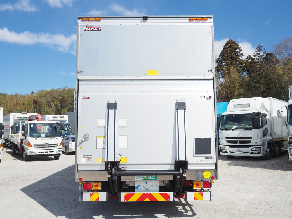 いすゞ ギガ ウイング車 大型 QKG-CYJ77A 年式 H26[写真07]