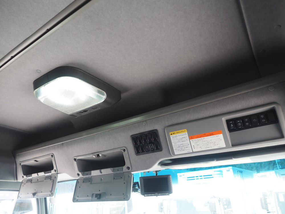 いすゞ ギガ ウイング車 大型 QKG-CYJ77A 年式 H26[写真51]