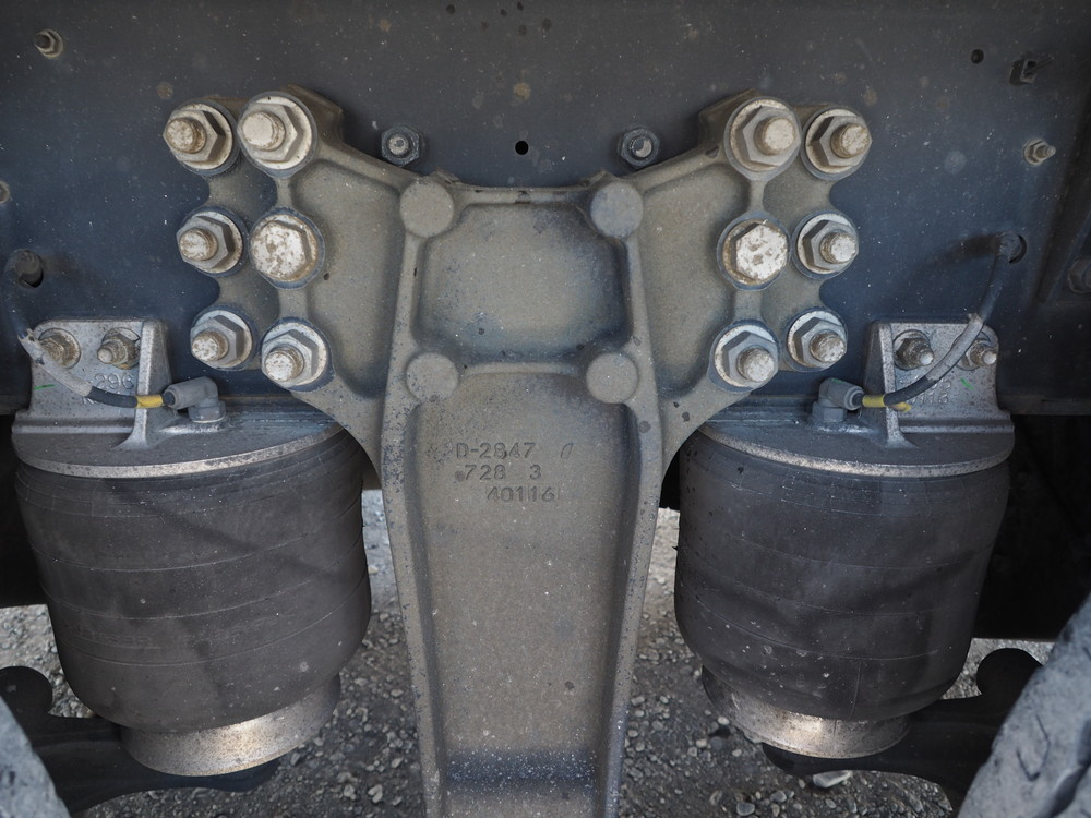 いすゞ ギガ ウイング車 大型 QKG-CYJ77A 年式 H26[写真56]