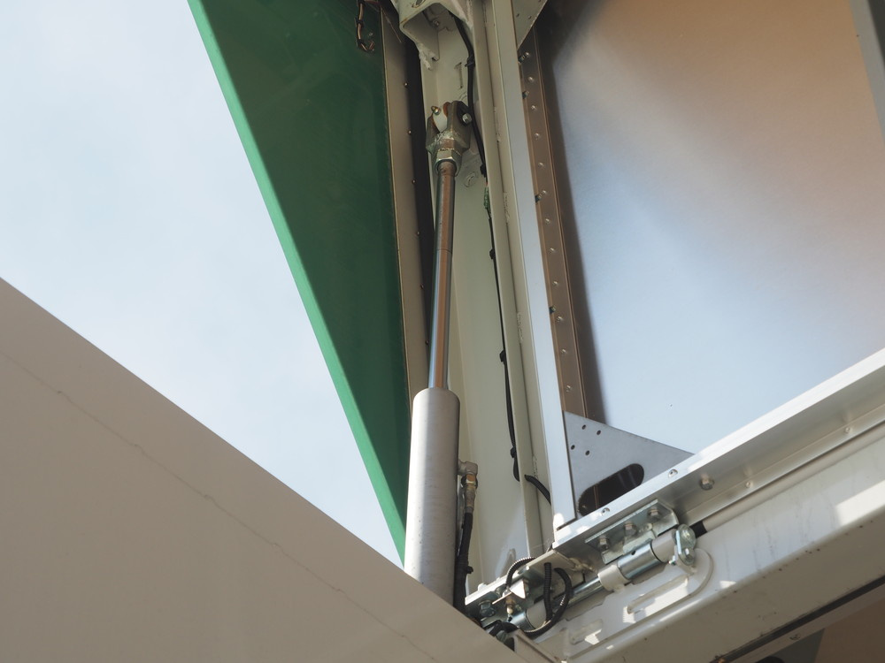 三菱ふそう スーパーグレート ウイング車 大型 QKG-FS54VZ 年式 H26[写真18]