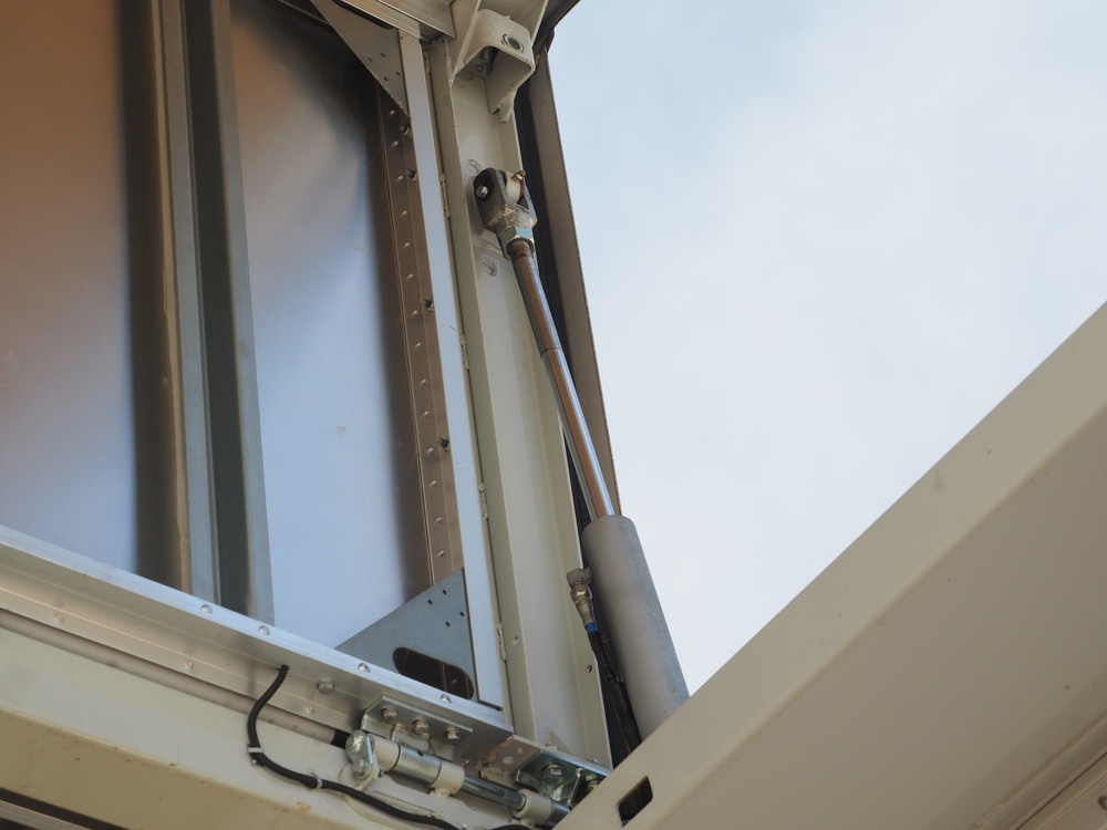 三菱ふそう スーパーグレート ウイング車 大型 QKG-FS54VZ 年式 H26[写真19]