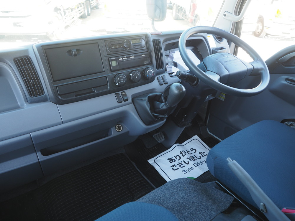 三菱ふそう キャンター バン車 - TKG-FEB50 年式 H27[写真30]
