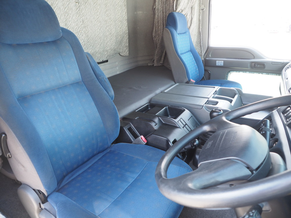 いすゞ ギガ ウイング車 大型 QKG-CYJ77A 年式 H27[写真30]