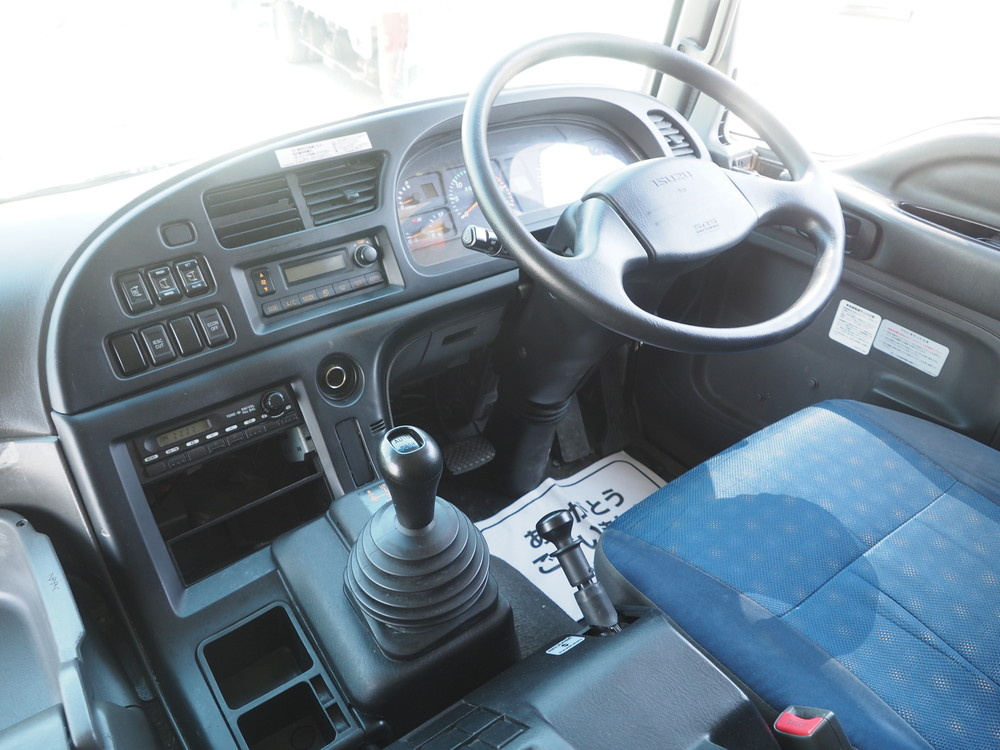 いすゞ ギガ ウイング車 大型 QKG-CYJ77A 年式 H27[写真32]