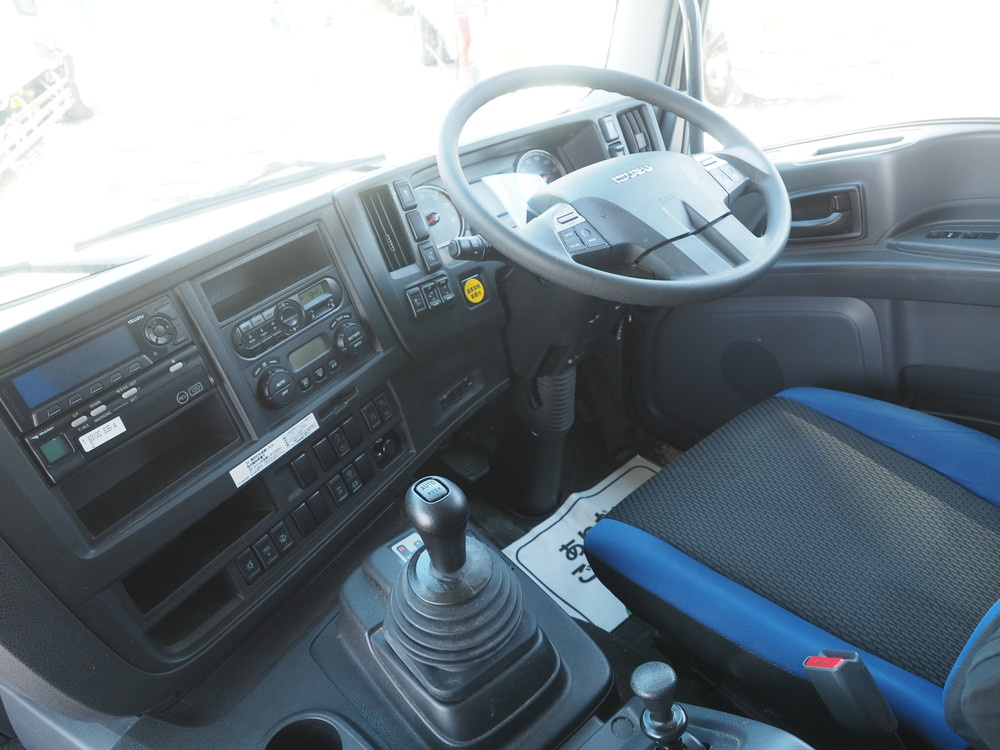 いすゞ ギガ ウイング車 大型 2PG-CYJ77C 年式 H30[写真37]