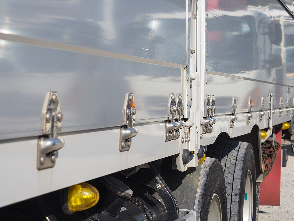 いすゞ ギガ ウイング車 大型 2PG-CYJ77C 年式 H30[写真09]