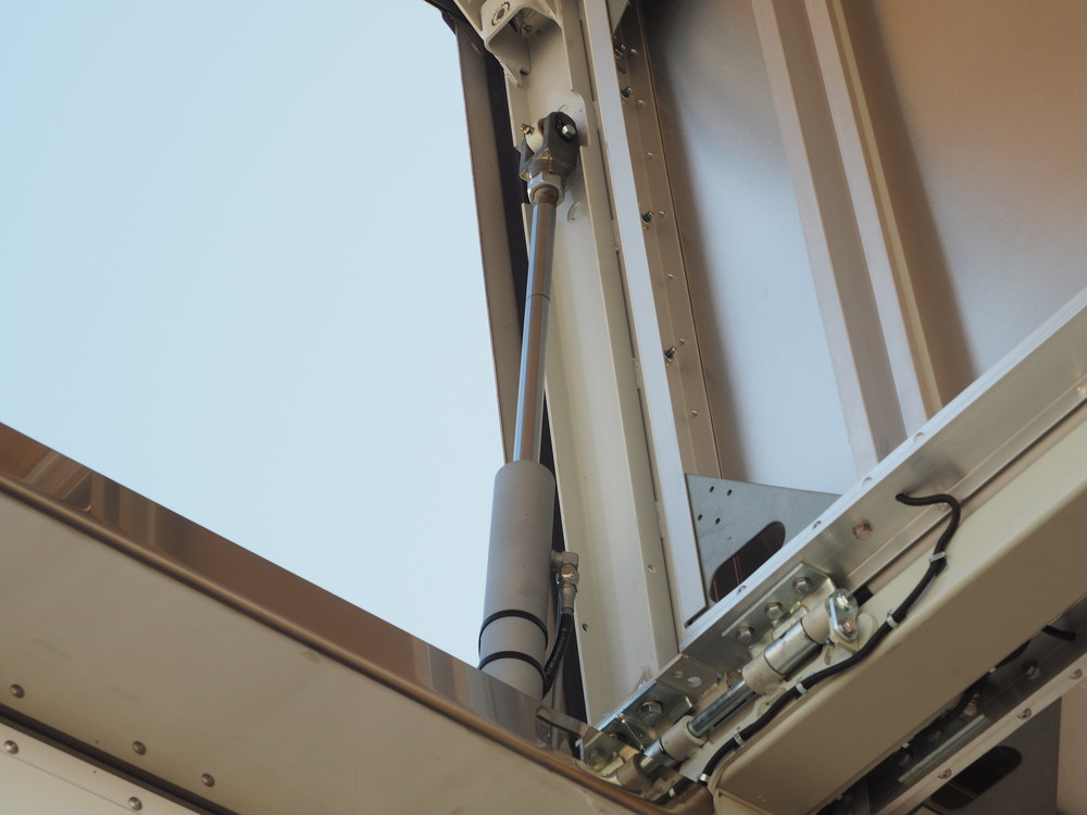 いすゞ ギガ ウイング車 大型 2PG-CYJ77C 年式 H30[写真16]