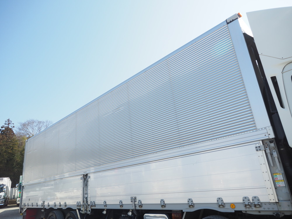 いすゞ ギガ ウイング車 大型 QKG-CYJ77A 年式 H27[写真09]