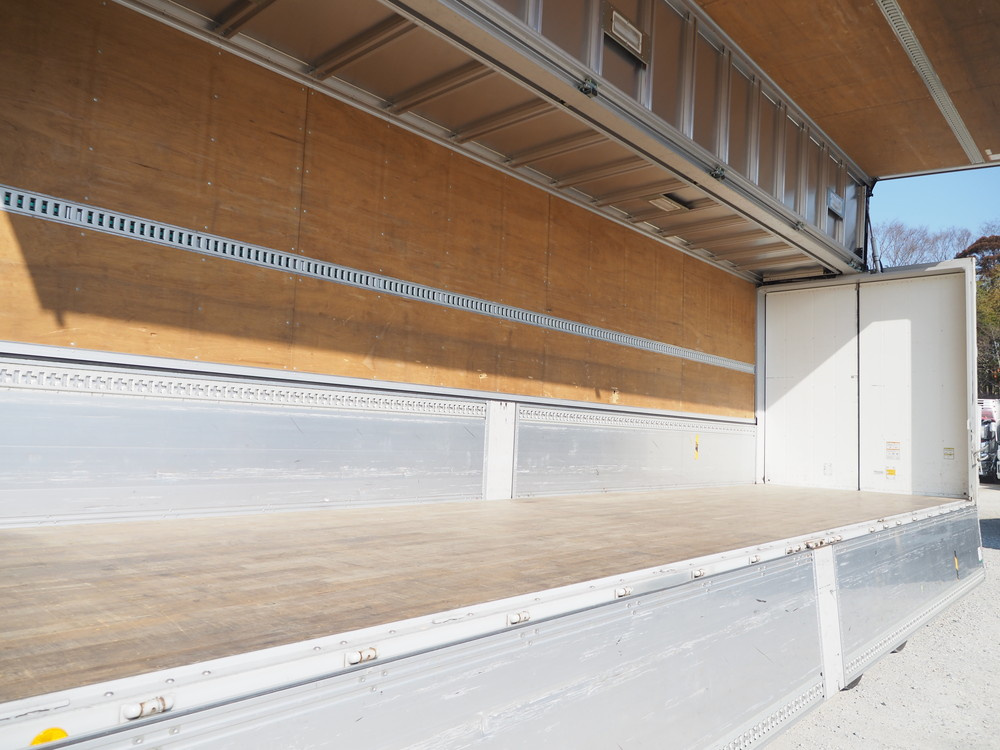 いすゞ ギガ ウイング車 大型 QKG-CYJ77A 年式 H27[写真20]