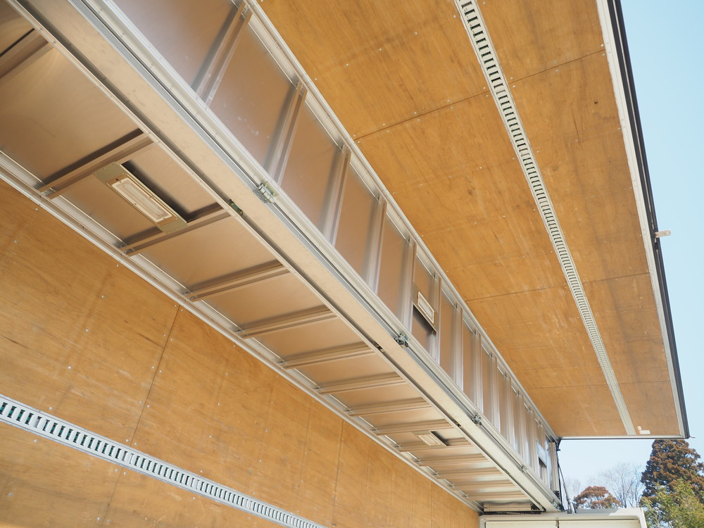 いすゞ ギガ ウイング車 大型 QKG-CYJ77A 年式 H27[写真21]