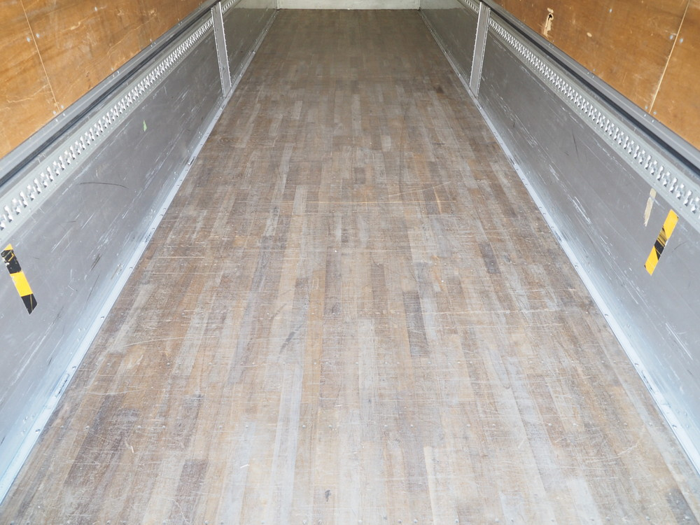 いすゞ ギガ ウイング車 大型 QKG-CYJ77A 年式 H27[写真28]