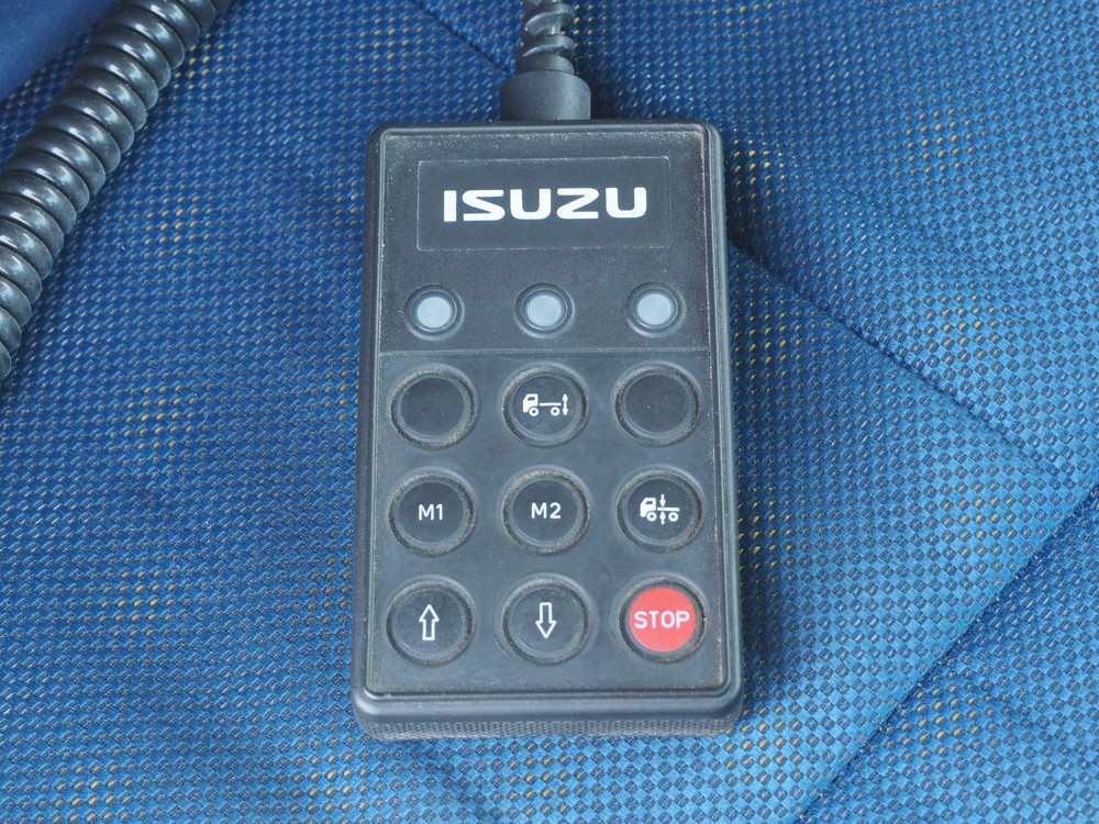 いすゞ ギガ ウイング車 大型 QKG-CYJ77A 年式 H27[写真35]