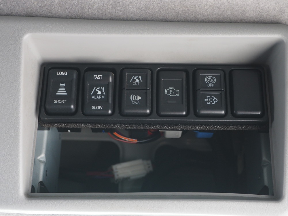 いすゞ ギガ ウイング車 大型 QKG-CYJ77A 年式 H27[写真38]