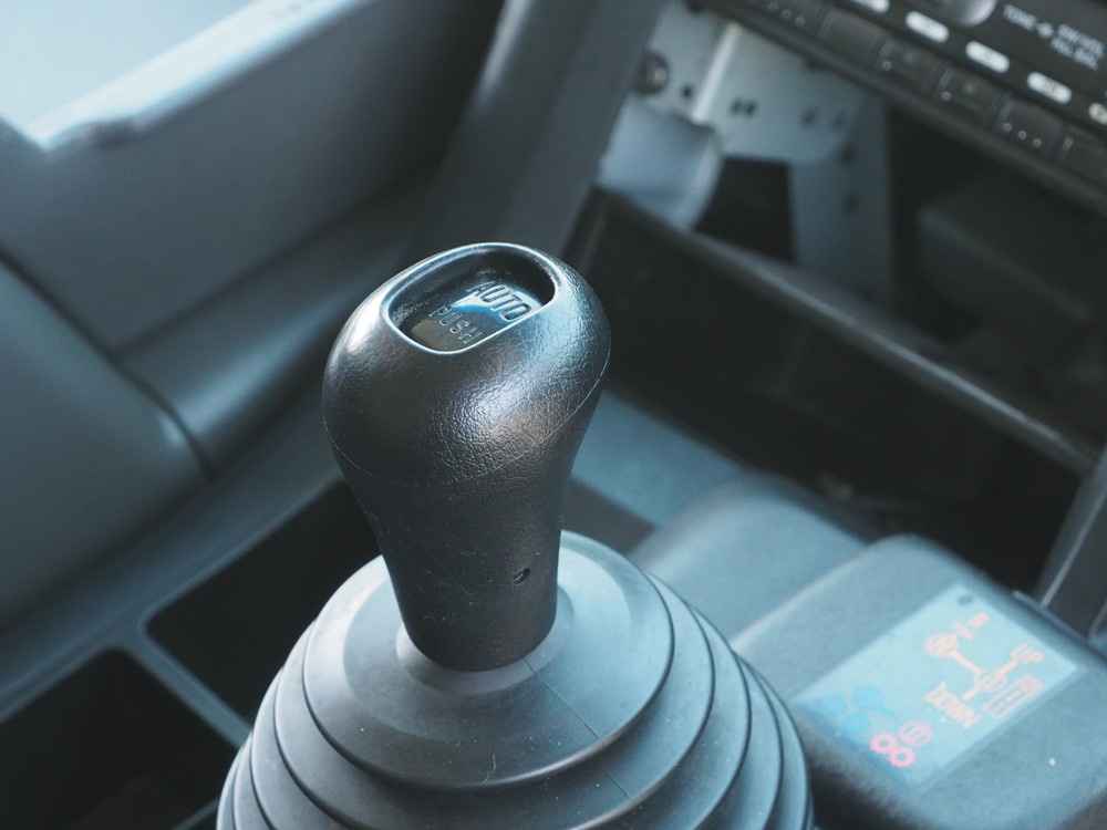 いすゞ ギガ ウイング車 大型 QKG-CYJ77A 年式 H27[写真33]