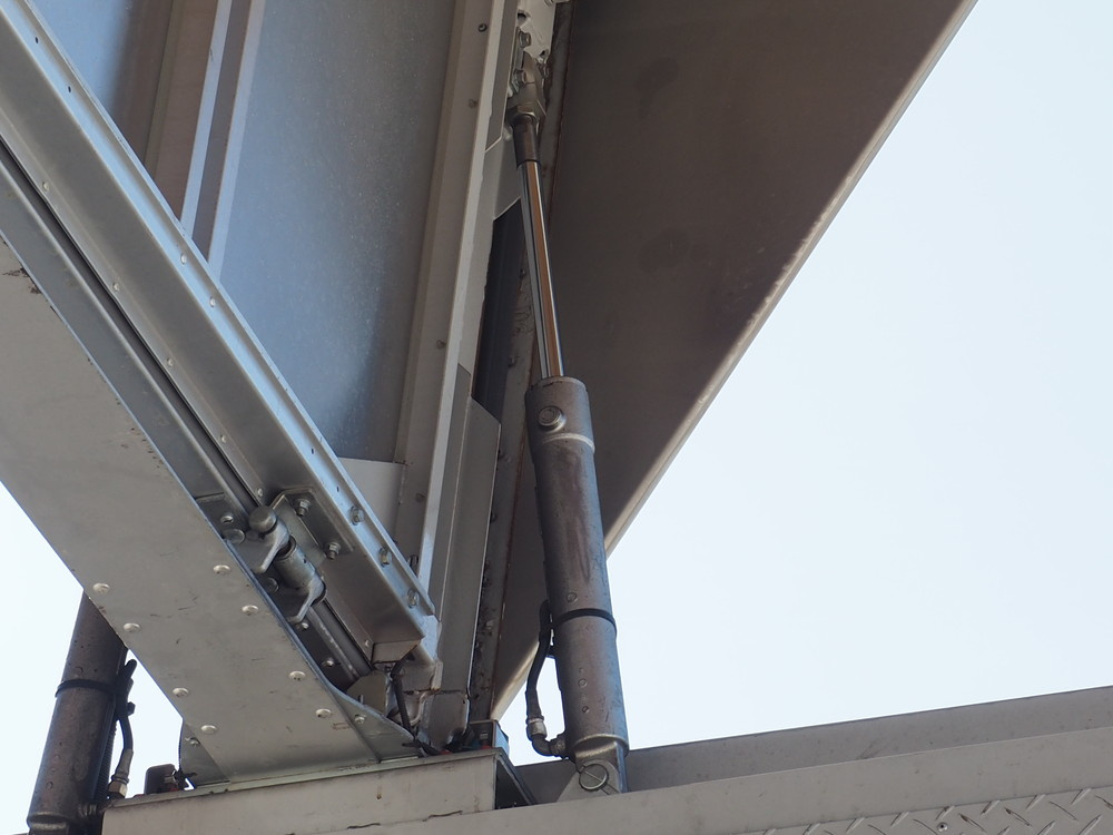 日野 グランドプロフィア ウイング車 大型 BDG-FW1EXYG 年式 H21[写真13]