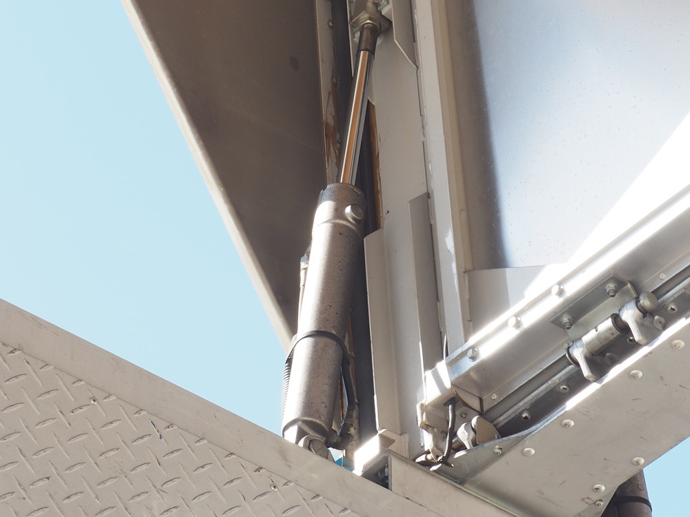 日野 グランドプロフィア ウイング車 大型 BDG-FW1EXYG 年式 H21[写真18]