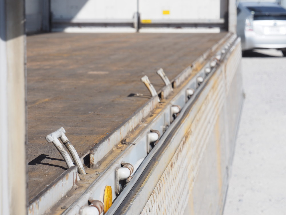 日野 グランドプロフィア ウイング車 大型 BDG-FW1EXYG 年式 H21[写真24]