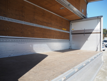 いすゞ フォワード ウイング車 中型 TKG-FRR90T2 年式 H27 [写真20]