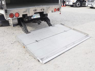 いすゞ フォワード 冷凍バン 中型 TKG-FRR90T2 年式 H26 [写真23]